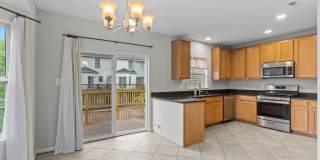45426 Clarkes Crossing Square Gallery 18