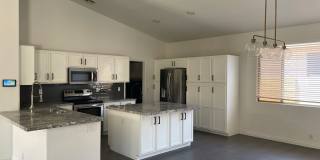 PRIVATE POOL, ADORABLE 3 Bedroom/2 Bath in Dobson Place Gallery 7