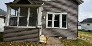 2 bedroom 1 1/2  bath House in Rock Island Gallery 1