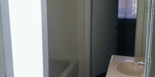 ***South Side Duplex Apartment For Rent * Pet Friendly * Walk to E. Carson St. * Available Now * Renovated *** Gallery 7