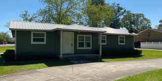 Upcoming: 3 Bedroom Cottage - Downtown Fairhope Gallery 1
