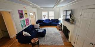 $1k Rebate! Oversized House w 4 Parking Spots Inc.  Laundry in Unit.  Fits up to 10 ppl (Would Cost Extra) Gallery 1