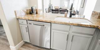 Fully Furnished - Turn Key - Short Term 31days+ - Sleeps up to 7 Gallery 22