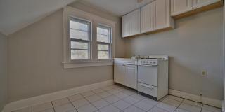 2211 Brown Avenue Gallery 13