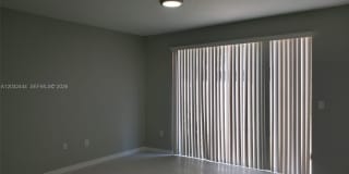 2242 NE 42nd Cir Gallery 8