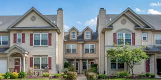 605 JULIAN Drive W Gallery 1