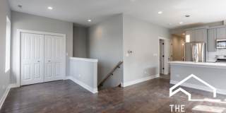 3135 North Oakley Gallery 4