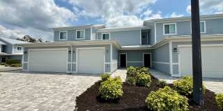 Modern 2-Bedroom Townhome with Dual Suites in Beautiful Winter Haven! Gallery 1