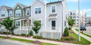 Three Bedroom End Unit Home! Gallery 1