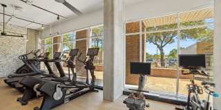 2125 Yale Apartments Gallery 12