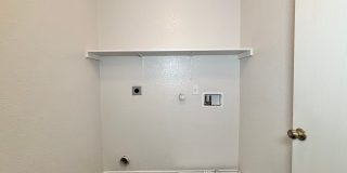 Gorgeous 4 bedroom home! Gallery 20