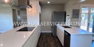 Exceptional South Beacon Hill 3 BD 2 BA! Huge Deck! Gallery 11