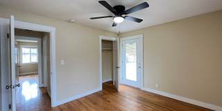 Charming 2 Bed 1 Ba House in Gladstone - Garage, Washer and Dryer, Landscaping Including! Gallery 17