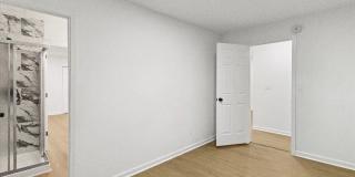 Room in 4 Bedroom Home at Fair St SW Gallery 16