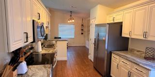 3 Bedroom / 2 Bath / POOL HOME - FULLY FURNISHED Gallery 6