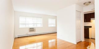 515 West Barry Ave Gallery 1