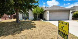 Beautifully maintained 3 bed 2 bath home AVAILABLE NOW! Gallery 1