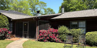 2 Bedroom Duplex in Boulevard! Gallery 1