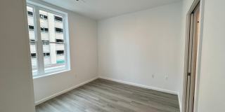 725 W Pratt Gallery 28
