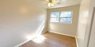 3 bedroom/ 1.5 bathroom- Courthouse Green Gallery 16