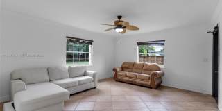 9840 SW 60th St Gallery 8