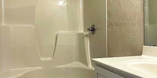 2 Bedroom, 2 Bathroom duplex with garage Gallery 70