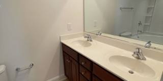 Townhouse / Burlington Gallery 15
