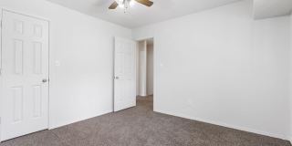 1711 E Walnut Lawn Street Gallery 16