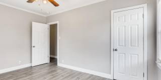 Modern 2 Bedroom House With A Huge Backyard! Gallery 18