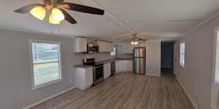 2Bedroom /1.5 Bath Mobile in Mims Nicely Updated Gallery 6