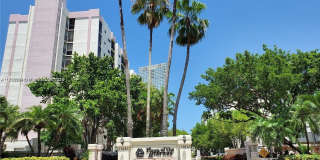 17021 N Bay Rd Gallery 1