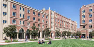 1321 W 36th Place Apartments Gallery 41