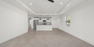 NEW VILLA HOME on the Golf Course Gallery 12