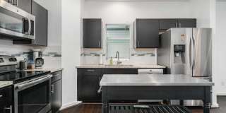 704 North Cherry Street Gallery 11