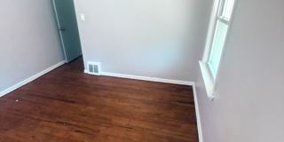 A Single family home with Garage in Garfield Heights Gallery 15