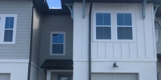 Charming 2BR Townhome in Davenport Charming 2BR Townhome in Davenport Gallery 1