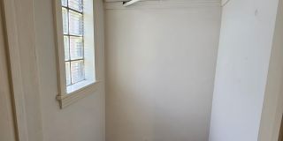 124 S Franklin Boulevard Gallery 24