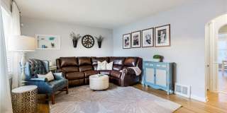 COMING SOON - Adorable Home in Lenexa Gallery 4