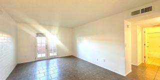 Desert Atrium - Studios, 1 Bedrooms and 2 Bedrooms in Great Location! Community Pool! Gallery 2
