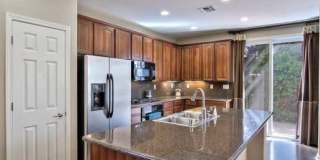 Stunning (Formal Model) 3/3 w/Huge Loft!  Please read entire ad before requesting a viewing!! Gallery 8