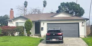 7625 Lytle Street Gallery 1