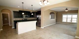 Cascade Falls Townhomes at Prairie Trail Gallery 23