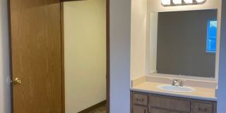 Rent Special: 1/2 Off June's Rent!! Second Floor 3 Bedroom apartment Gallery 33