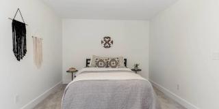 Room in 3 Bedroom Home at Maplewood Dr Room in 3 Bedroom Home at Maplewood Dr Gallery 24