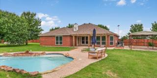 Luxury Lease on 1+ Acre with Saltwater Pool & Workshop in Ponder ISD! Gallery 3