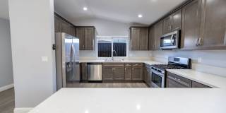 Large 3bd/2ba Detached House with Garage and AC! Gallery 1