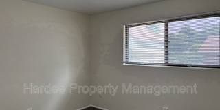 2106 N 33rd St. Gallery 10