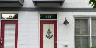Like New Townhome in Old Town Alexandria Gallery 3