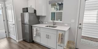 1-MONTH FREE SPECIAL! Beautiful & Cozy 1BR in Hillsboro Gallery 9