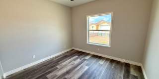 Gorgeous 2025 Built 3 Bedroom 2 Bath Home! Gallery 23